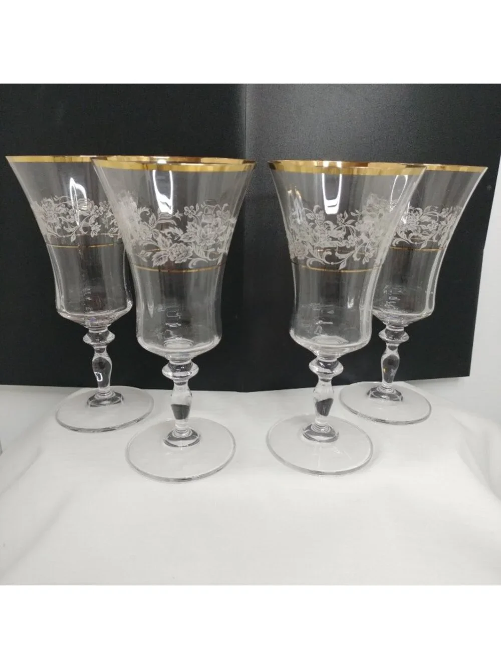 4 Mikasa Antique Lace Middle Floral Elegant Wine, Water Crystal Gold Rim New